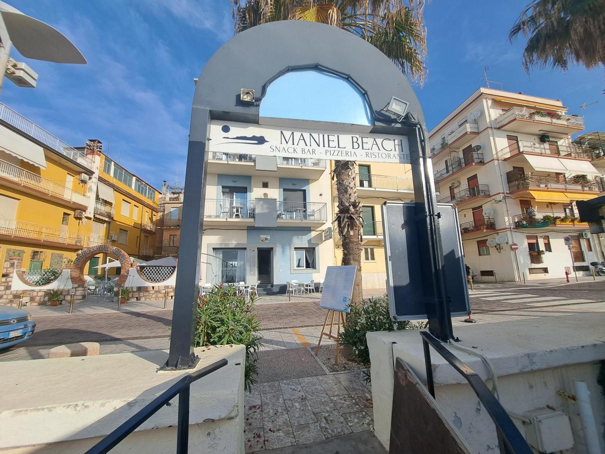 Maniel Beach Hotel Letojanni Exterior photo