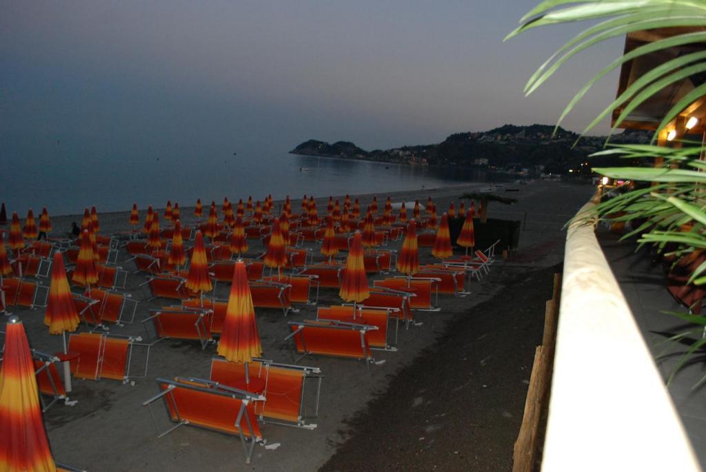 Maniel Beach Hotel Letojanni Exterior photo