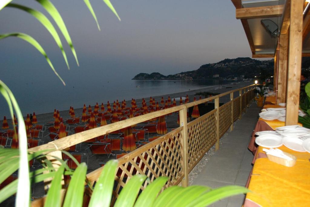 Maniel Beach Hotel Letojanni Exterior photo
